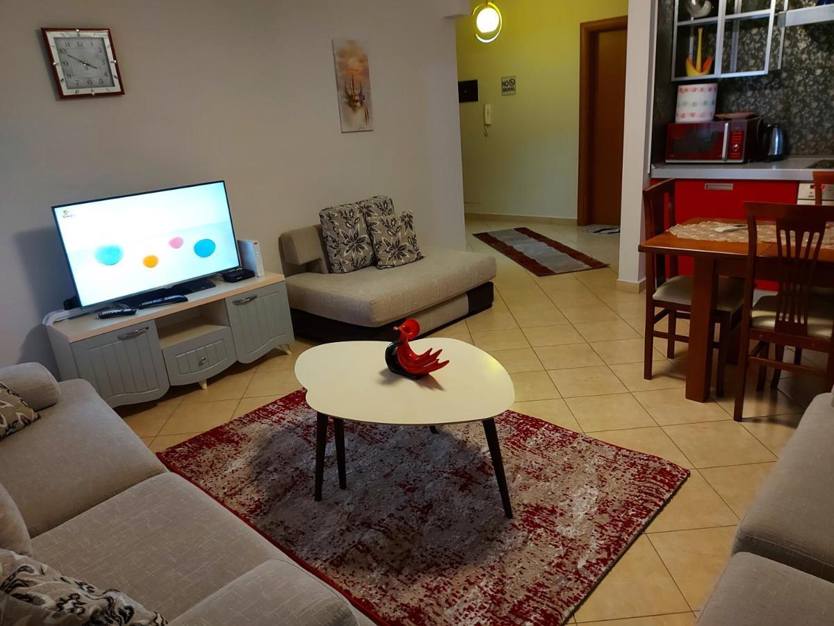 Bral Apartments 8 Two-Bedroom Beachfront Durres Exterior photo